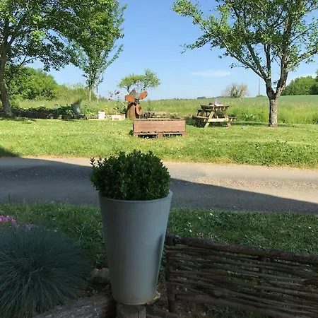 « Le Vieux Hangar » Gite A La Ferme Truffe Exterior photo